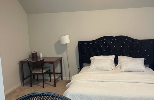 Church Street Casa | Lovely 4-bedroom house with AC in Fairburn