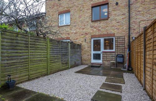 Kennington Casa | Lovely 4 Bedroom House with Garden near Waterloo