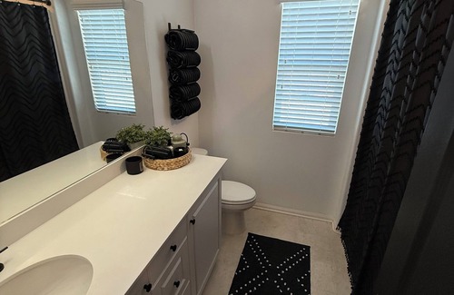 Patton Casa | Lovely 4-bedroom pool house in North Fontana
