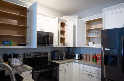 Myrtle Beach Apartamento | Lovely 4BR King Beds Steps To Beach & Pier #H