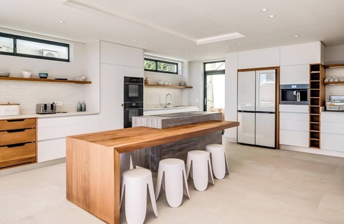 Camps Bay Villa | 17 Geneva Drive - Seis Habitaciones Villa, Capacidad 12