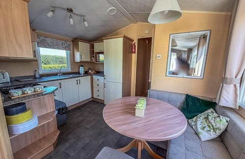 Skegness Casa | Lovely 6 berth caravan at Southview Holiday Park ref 33032CL
