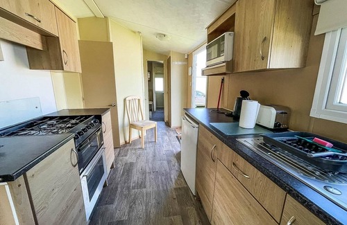 Louth Casa | Lovely 6 berth caravan at Sunnydale Holiday Park ref 35375S