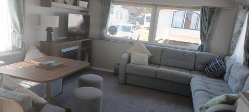 Hopton on Sea Otro | Lovely 8 Berth Caravan In Norfolk At Haven Hopton Holiday Park Ref 80055T
