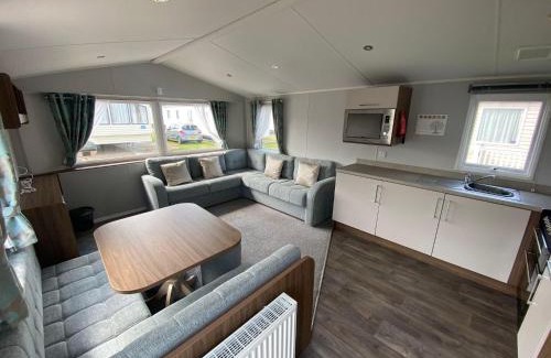 Hopton on Sea Otro | Lovely 8 Berth Caravan In Norfolk At Haven Hopton Holiday Park Ref 80055T