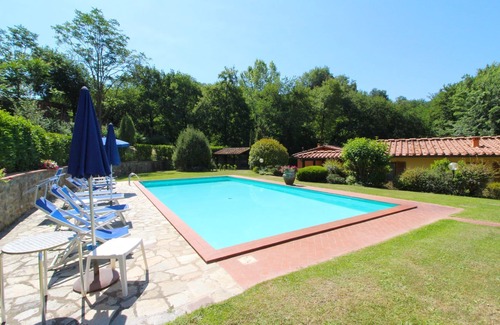 Castelfranco di Sopra Apartamento | Hermoso apartamento para 6 personas con piscina, WIFI, TV, mascotas permitida y aparcamiento