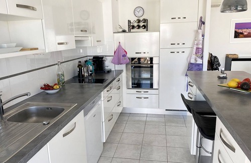 Cannes Apartamento | Lovely and bright apartment on the fifth floor with a large terrace. Garage!