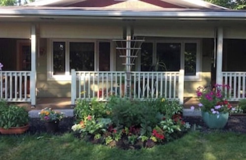 Shediac Casa | Lovely and cozy house in downtown Shediac, water view of the Shediac Ba
