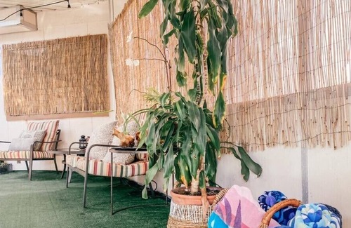 Foster City Casa | Lovely and cozy- Pet & 420 Friendly with heated indoor pool