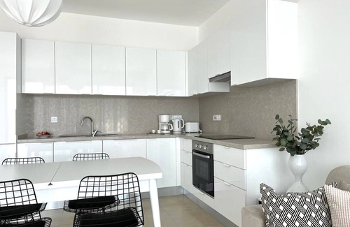 Esentepe Apartamento | Precioso y elegante apartamento con relajantes vistas al jardín.