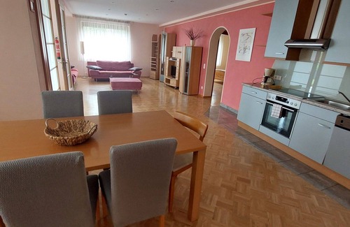 Augsdorf Apartamento | Acogedor apartamento para 5 personas con WIFI, TV, terraza y aparcamiento