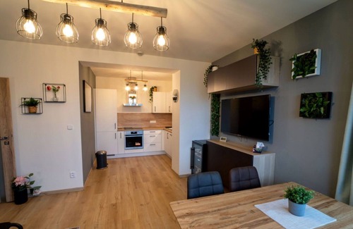 Loucna Pod Klinovcem Apartamento | Bonito apartamento para 4 personas con WIFI, TV, terraza y aparcamiento