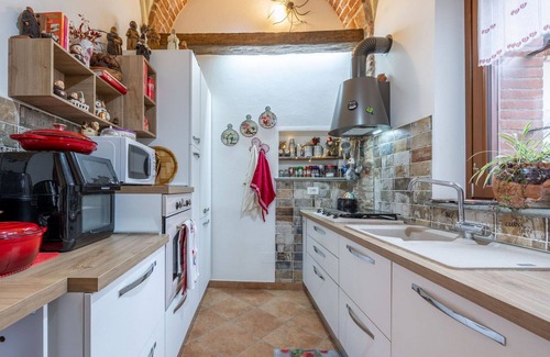 Monastero Bormida Apartamento | Bonito apartamento para 4 personas con WIFI, TV, patio, mascotas permitida y aparcamiento