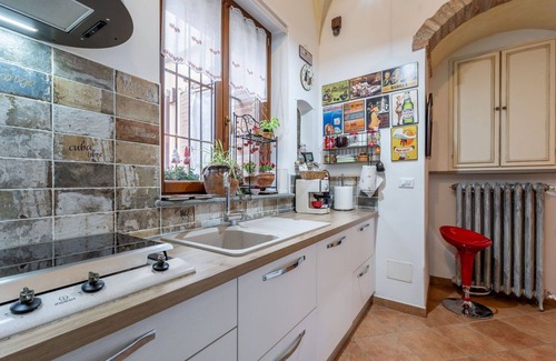 Monastero Bormida Apartamento | Bonito apartamento para 4 personas con WIFI, TV, patio, mascotas permitida y aparcamiento