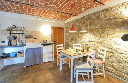 Monastero Bormida Apartamento | Precioso apartamento en Monastero.