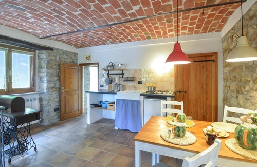 Monastero Bormida Apartamento | Precioso apartamento en Monastero.