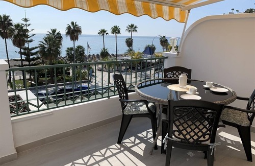 Nerja Apartamento | 'Precioso apartamento en la playa' con vistas al mar, Wi-Fi, A/C, balcón y terraza