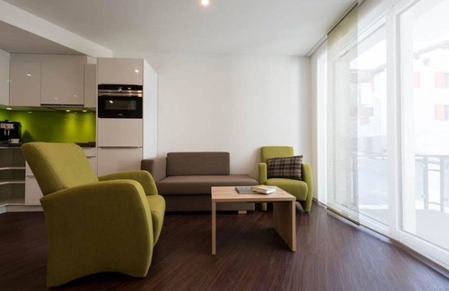 Saas Almagell Apartamento | Bonito apartamento para 6 personas con jacuzzi, WIFI, TV y balcón