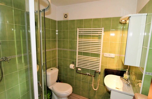 Mala Skala Villa | Bonito apartamento en villa para 6 personas con WIFI, TV, patio y aparcamiento