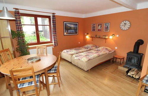 Mala Skala Villa | Bonito apartamento en villa para 6 personas con WIFI, TV, patio y aparcamiento