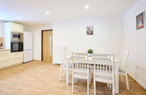 Desna Apartamento | Bonito apartamento para 4 personas con piscina, WIFI, TV, patio y aparcamiento