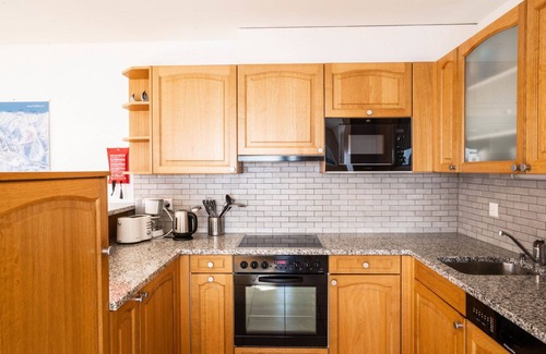 Vex Apartamento | Precioso apartamento para 8 personas con jacuzzi, WIFI, TV, balcón y aparcamiento