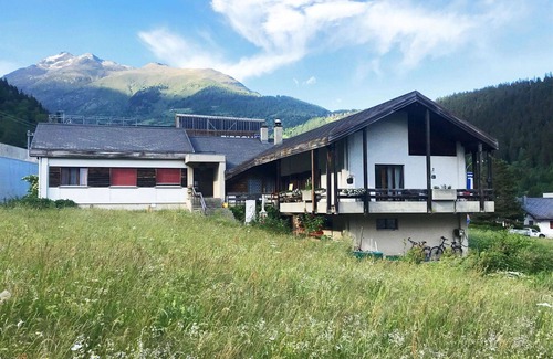 Fiesch Apartamento | Hermoso apartamento para 10 personas con WIFI, balcón y mascotas permitida