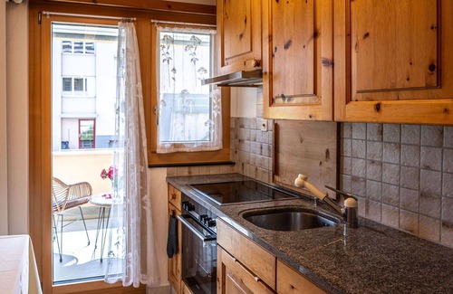 Samedan Apartamento | Precioso apartamento con WIFI, TV, terraza, mascotas permitida, vista panorámica y aparcamiento
