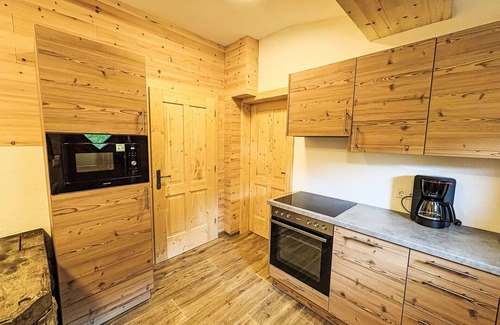 Forstau Apartamento | Acogedor apartamento con WIFI, TV, terraza, mascotas permitida, vista panorámica y aparcamiento