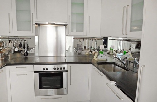 Samedan Apartamento | Bonito apartamento para 4 personas con WIFI, TV, balcón, mascotas permitida y aparcamiento