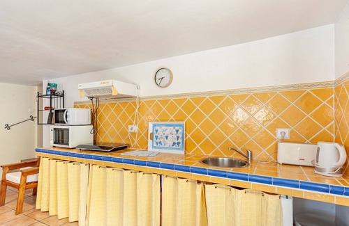 Lambesc Apartamento | Hermoso apartamento para 4 personas con WIFI, piscina, TV, patio, mascotas permitida y aparcamiento
