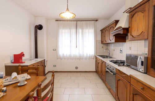 Ovaro Apartamento | Hermoso apartamento para 4 personas con WIFI, TV, balcón y aparcamiento