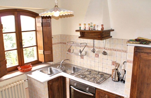 Allerona Apartamento | Bonito apartamento para 4 personas con piscina, WIFI, TV, patio, mascotas permitida y aparcamiento