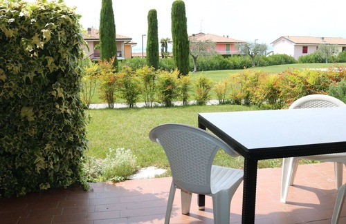 Calmasino Apartamento | Precioso apartamento para 4 personas con piscina, WIFI, A/C, TV, terraza y aparcamiento