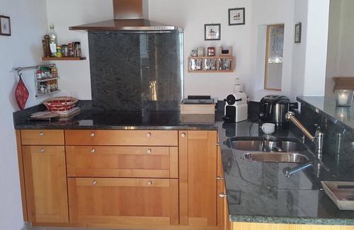 Gstaad Apartamento | Precioso apartamento para 4 personas con WIFI, TV y balcón