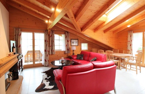 Gstaad Apartamento | Precioso apartamento para 4 personas con WIFI, TV y balcón