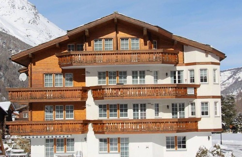 Saas Grund Apartamento | Bonito apartamento para 4 personas con WIFI, balcón y mascotas permitida
