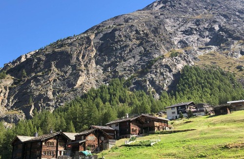 Saas Grund Apartamento | Bonito apartamento para 4 personas con WIFI, balcón y mascotas permitida