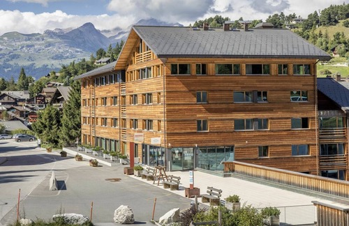 Vercorin Apartamento | Acogedor apartamento para 6 personas con WIFI, jacuzzi, TV, mascotas permitida y aparcamiento