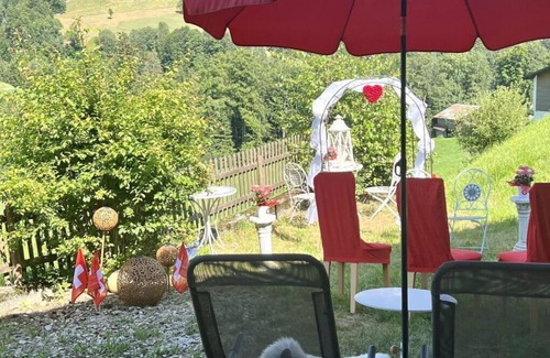 Ruedisbach Apartamento | Precioso apartamento para 8 personas con jacuzzi, WIFI, TV, balcón y mascotas permitida
