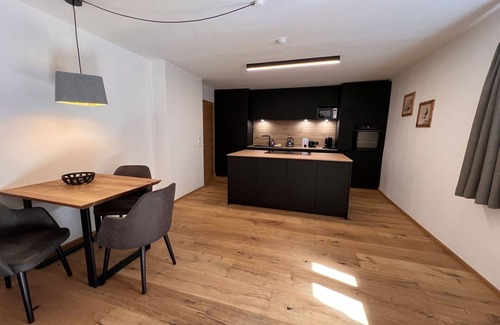 Soell Apartamento | Hermoso apartamento para 8 personas con WIFI, TV, terraza, mascotas permitida y aparcamiento