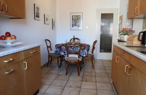 Fribourg Apartamento | Precioso apartamento para 4 personas con WIFI, TV, patio y aparcamiento