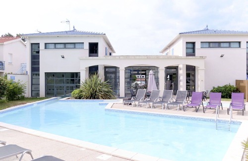 Saint-Palais-sur-Mer Apartamento | Precioso apartamento con WIFI, jacuzzi, piscina, TV, terraza, mascotas permitida y aparcamiento