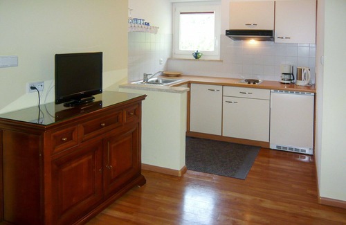 Merano Apartamento | Precioso apartamento con piscina, WIFI, TV, balcón, mascotas permitida y aparcamiento