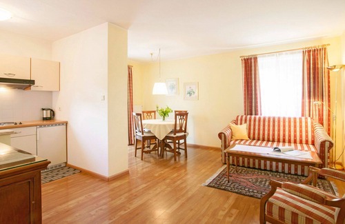 Merano Apartamento | Precioso apartamento con piscina, WIFI, TV, balcón, mascotas permitida y aparcamiento