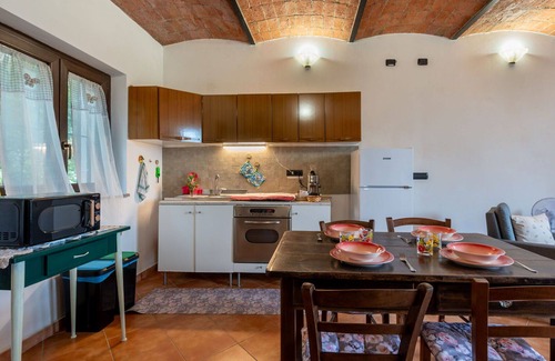 Calliano Apartamento | Hermoso apartamento con WIFI, patio, mascotas permitida, vista panorámica y aparcamiento