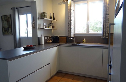 Nans-les-Pins Apartamento | Hermoso apartamento con WIFI, piscina privada, TV, terraza, mascotas permitida y aparcamiento