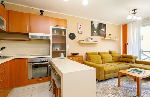 Balatonoszod Apartamento | Hermoso apartamento para 4 personas con A/C, WIFI, TV, balcón y aparcamiento