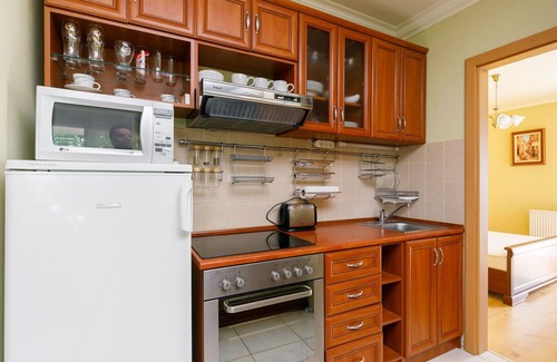 Balatonoszod Apartamento | Precioso apartamento para 5 personas con WIFI, A/C, TV, patio y aparcamiento