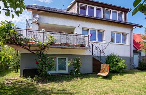 Koszalin Casa | Hermoso apartamento en villa para 10 personas con WIFI, TV, patio, mascotas permitida y aparcamiento